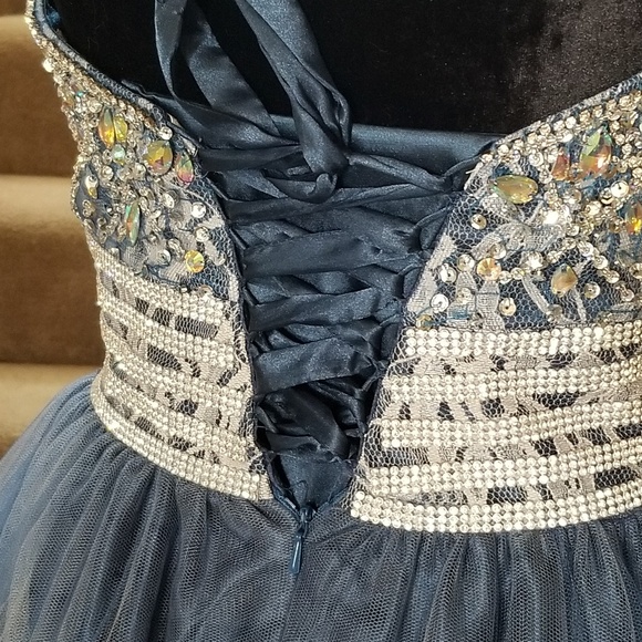 FIESTA Gorgeous beaded corset formal dress!! Size 6 - Picture 7 of 8